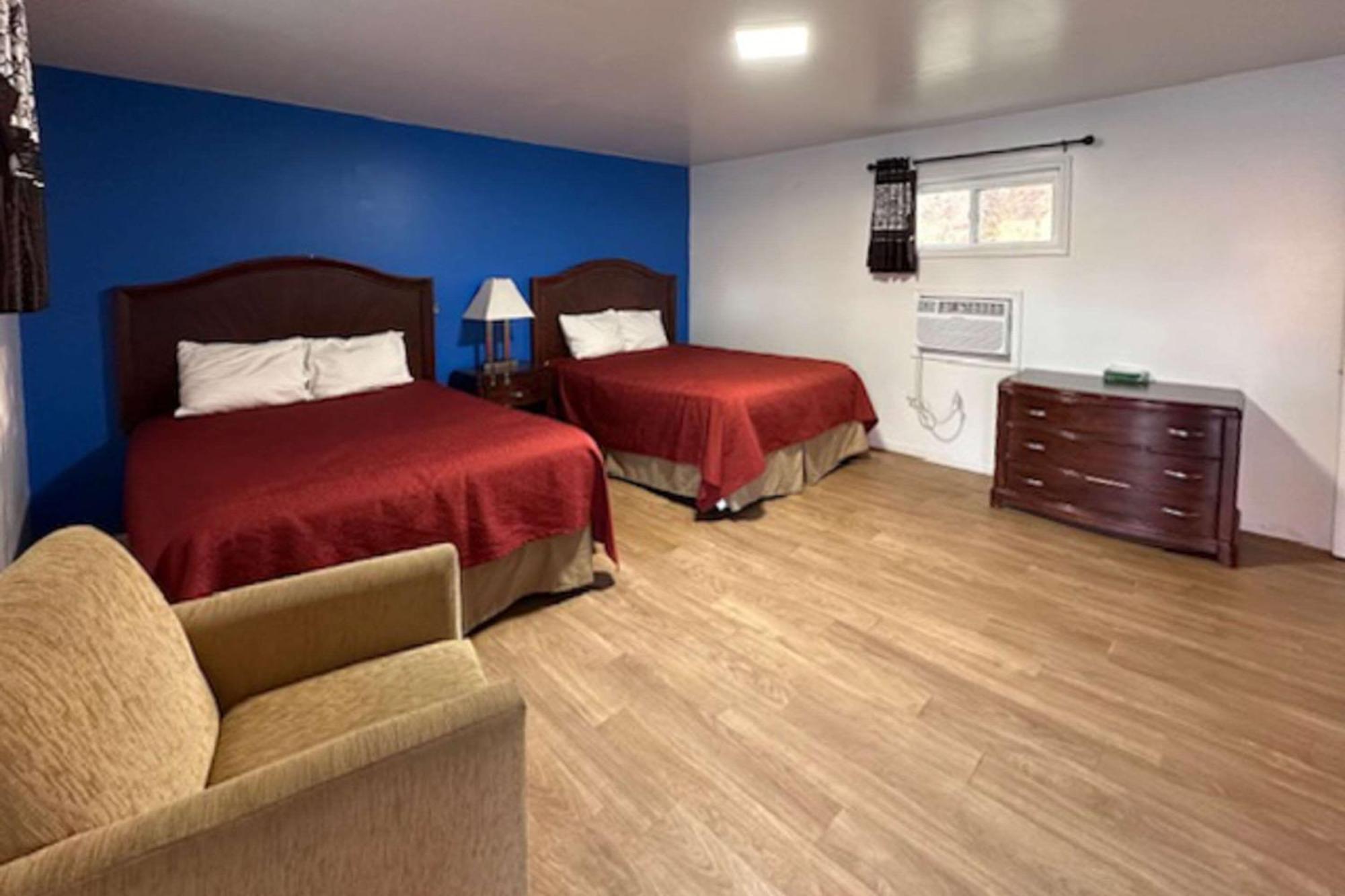 Rodeway Inn Flora Dış mekan fotoğraf